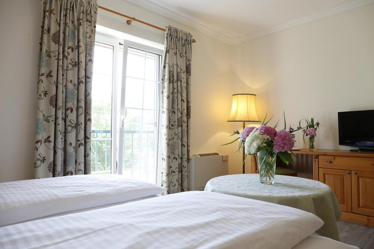 Birkenhof Gols - B & B - Wohlfuehl Hotel Mit Wochenend-Restaurant Esterno foto