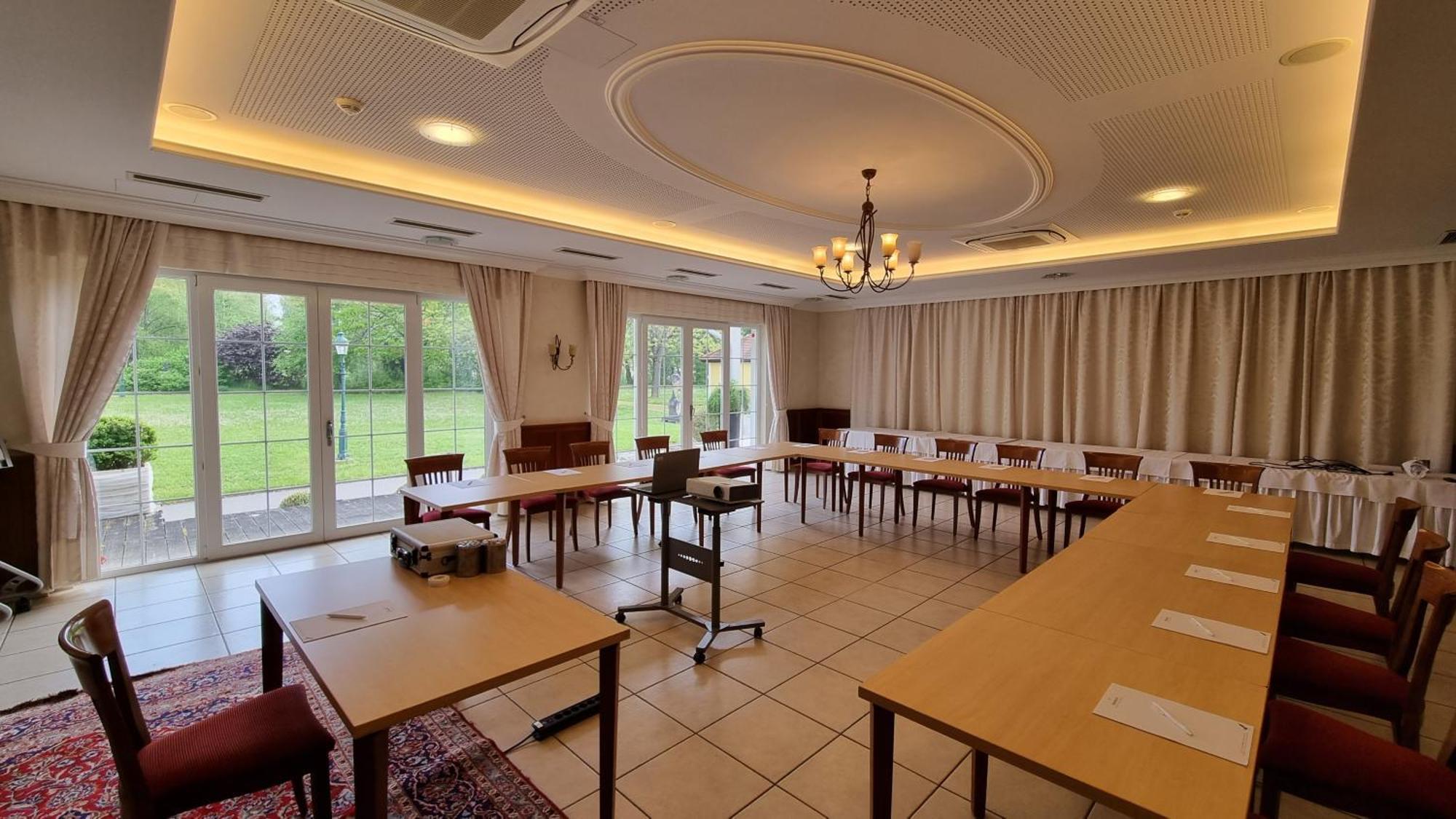 Birkenhof Gols - B & B - Wohlfuehl Hotel Mit Wochenend-Restaurant Esterno foto
