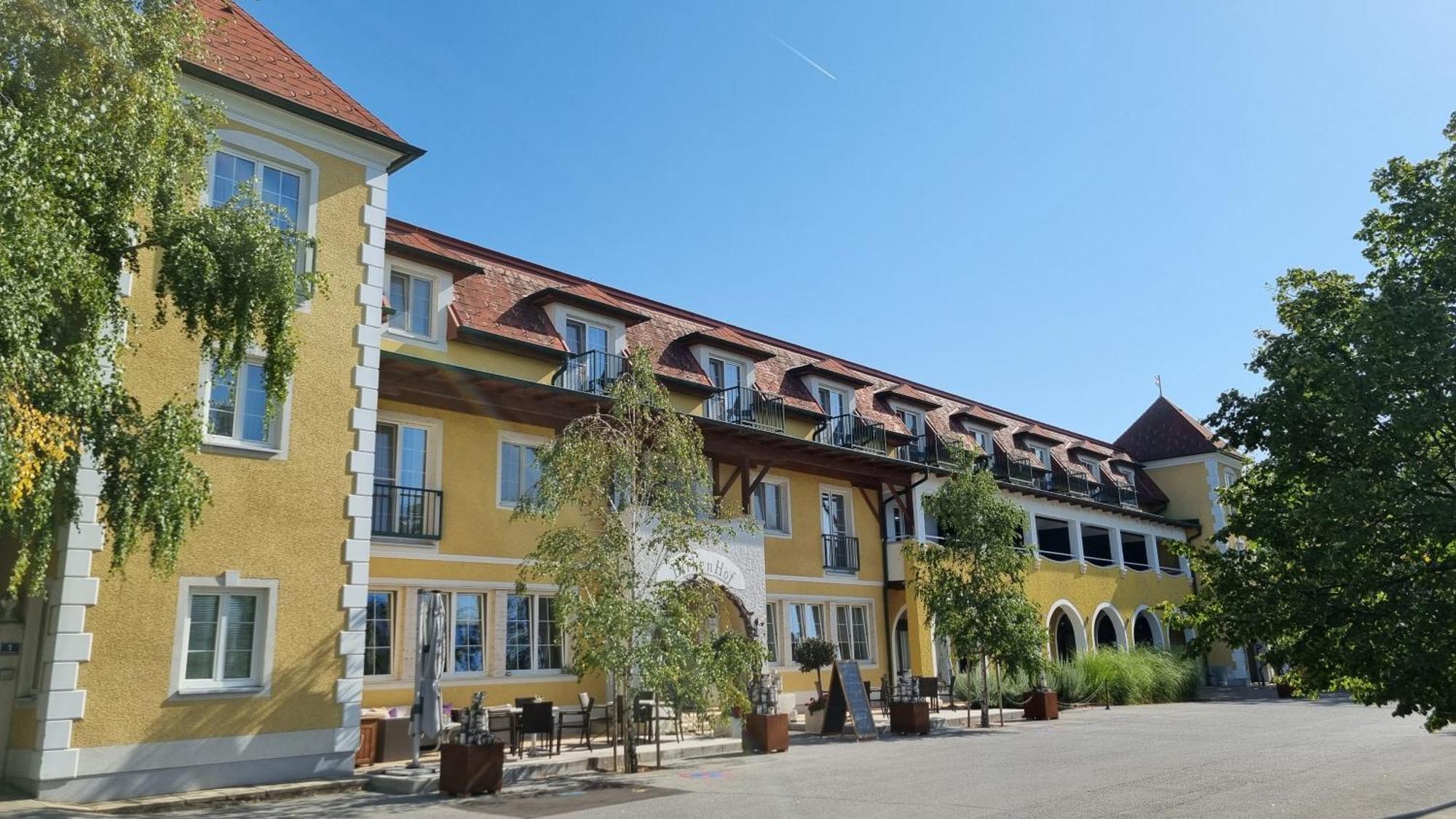 Birkenhof Gols - B & B - Wohlfuehl Hotel Mit Wochenend-Restaurant Esterno foto