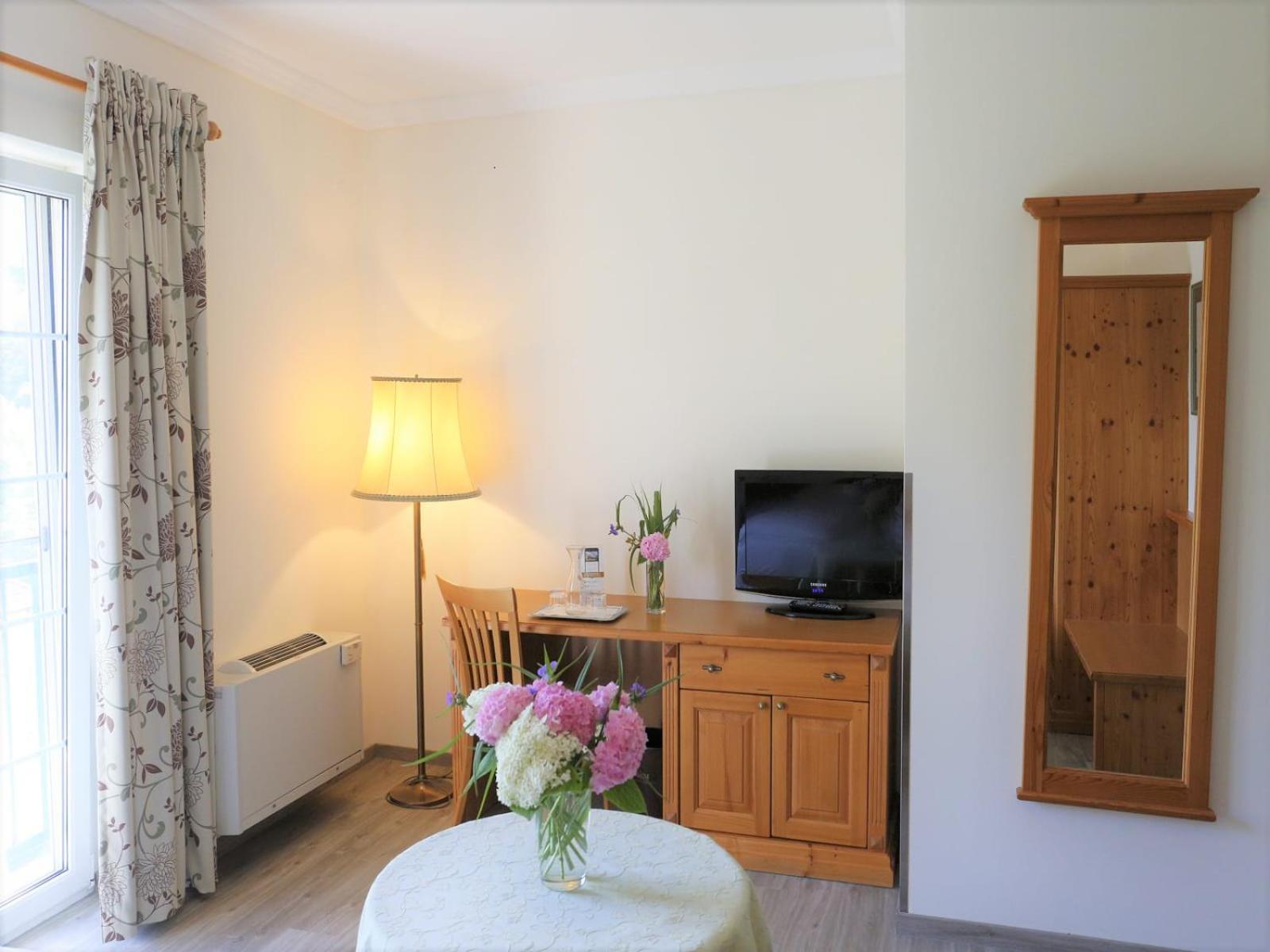 Birkenhof Gols - B & B - Wohlfuehl Hotel Mit Wochenend-Restaurant Esterno foto