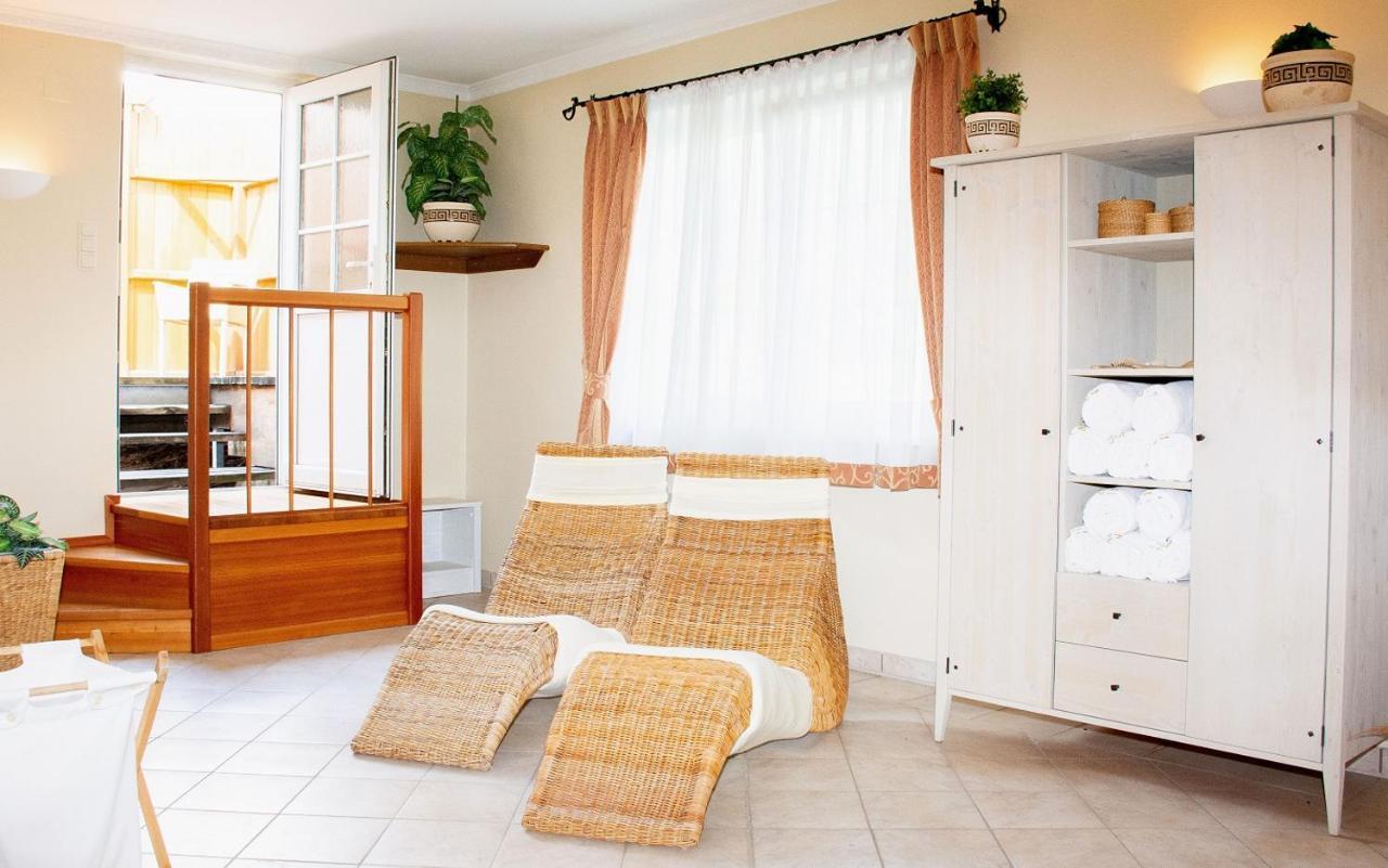Birkenhof Gols - B & B - Wohlfuehl Hotel Mit Wochenend-Restaurant Esterno foto